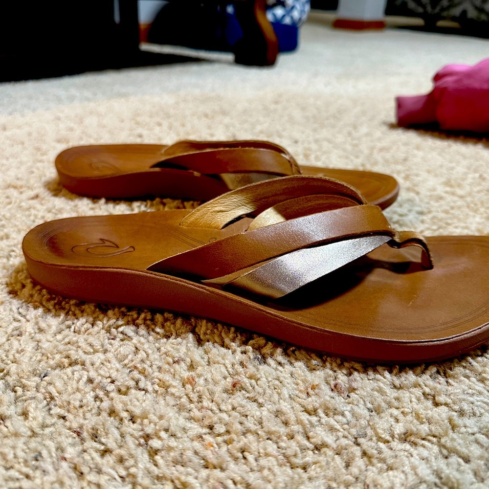 Olukai sandals. Worn once. Like new.